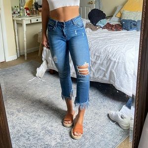 Frayed cropped jeans